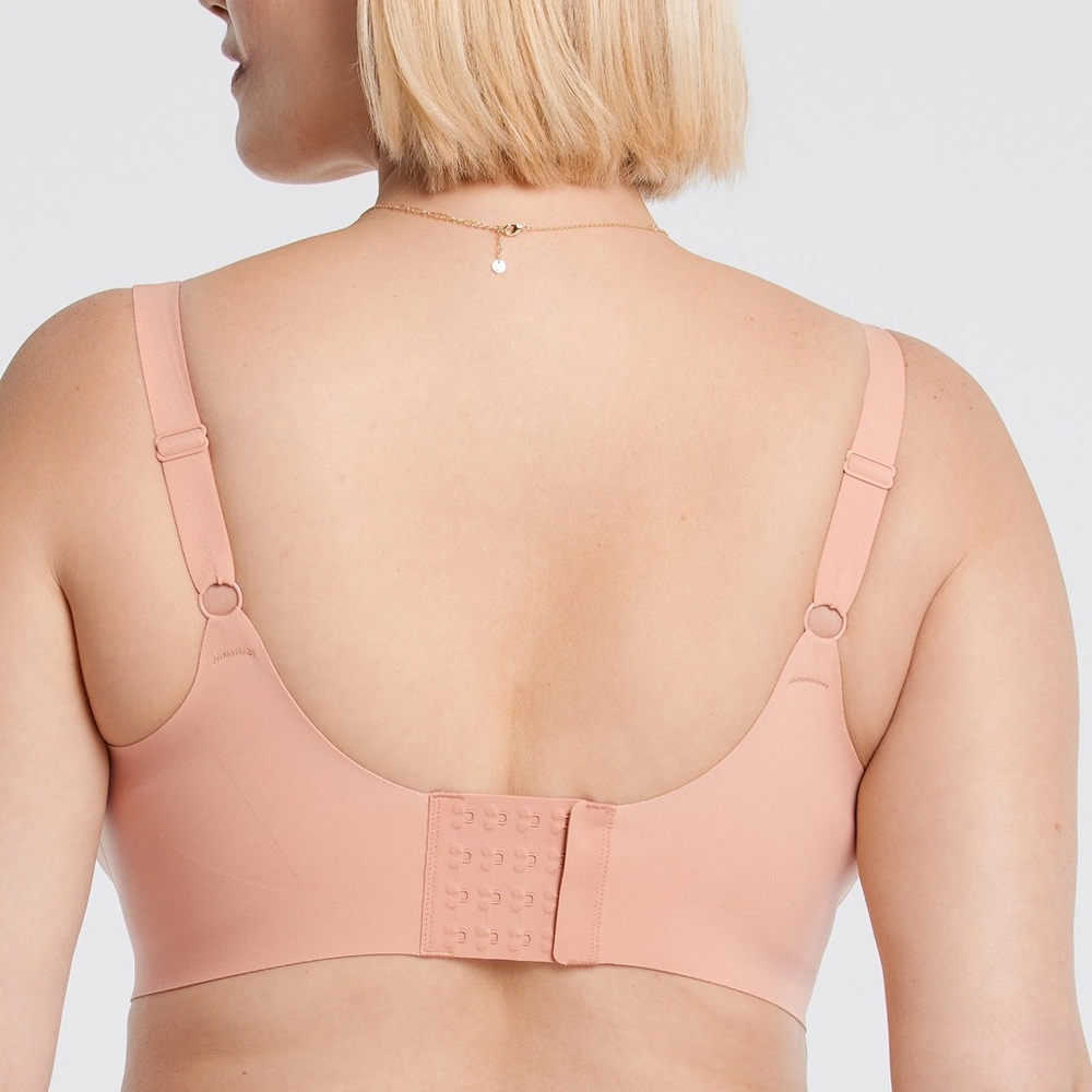 Evelyn & Bobbie Starlette Plunge Bra Wireless Padded Seamless Support NWT Size M - Picture 14 of 15